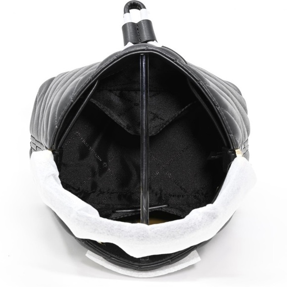 Michael Kors bucket bag - Picture 3 of 6